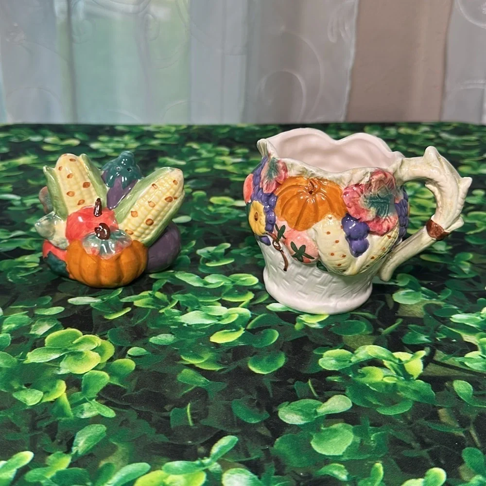 Vintage Vegetable Harvest Sugar Creamer Salt/Pepper Shaker ceramic kitchen set